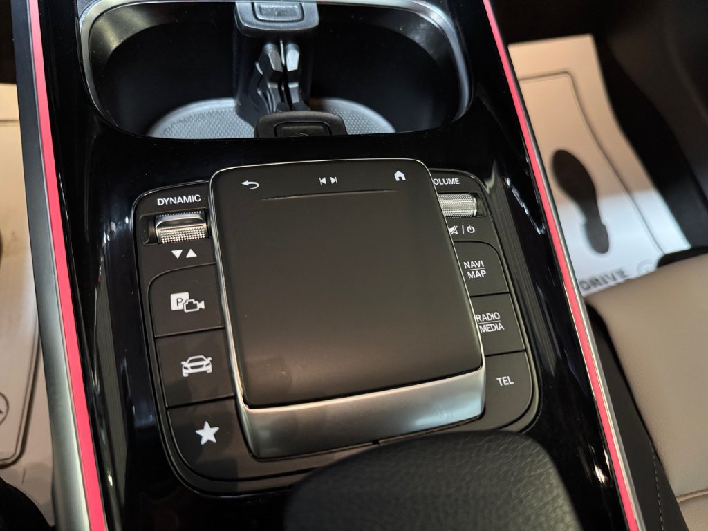 Used 2023 Mercedes-Benz GLB 250 4MATIC image 19