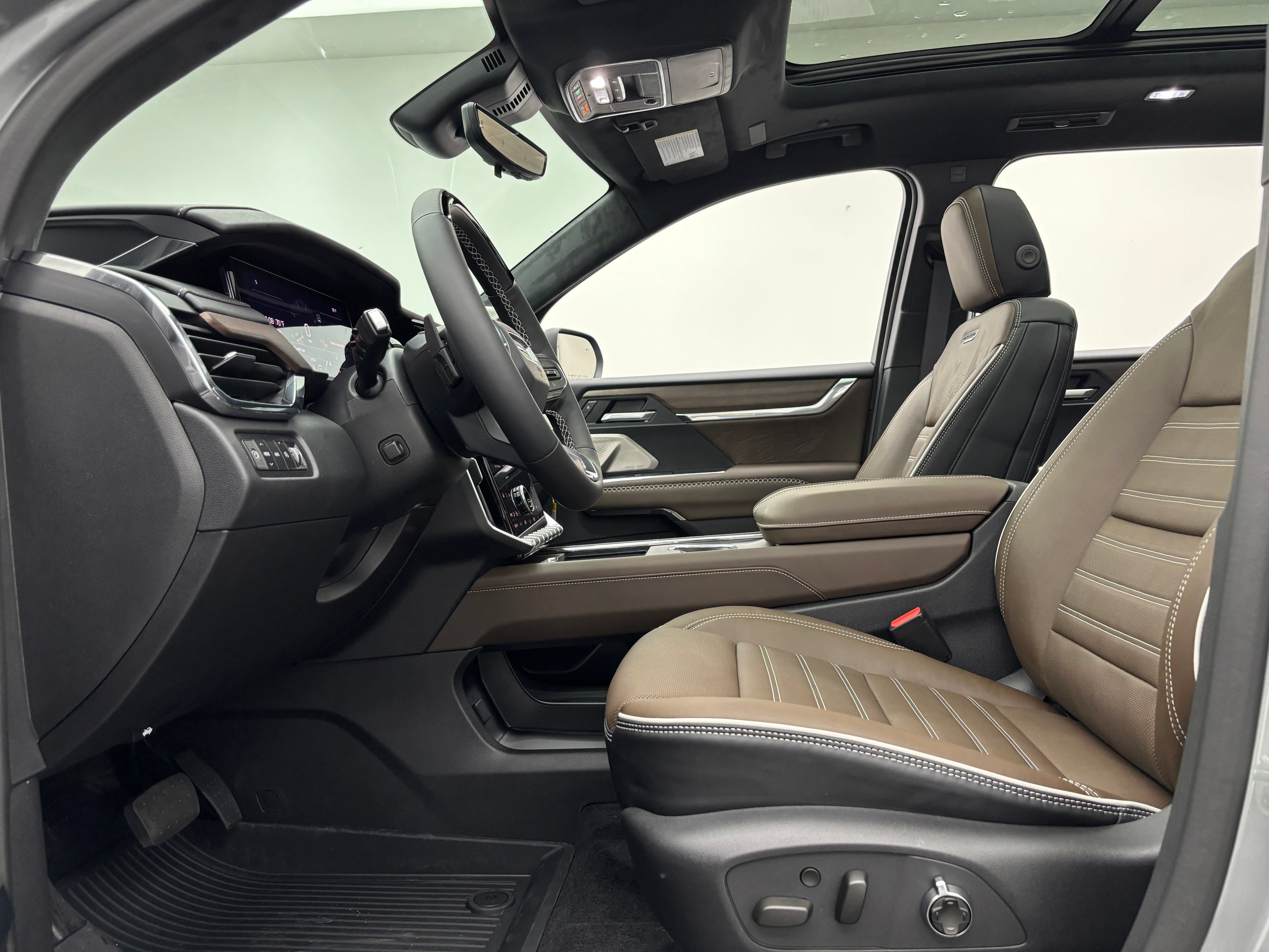 New 2027 GMC Acadia Denali Ultimate w/ LPO, Floor Liner Package AWD/4WD image 21