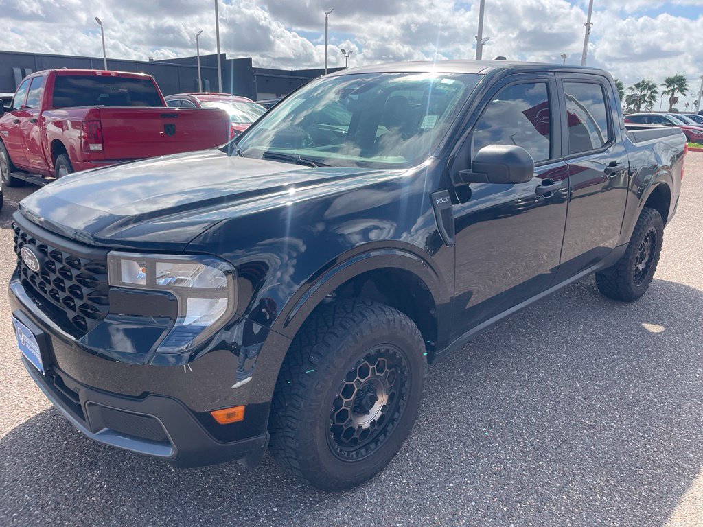 Used 2025 Ford Maverick XLT w/ Equipment Group 302A AWD/4WD image 6