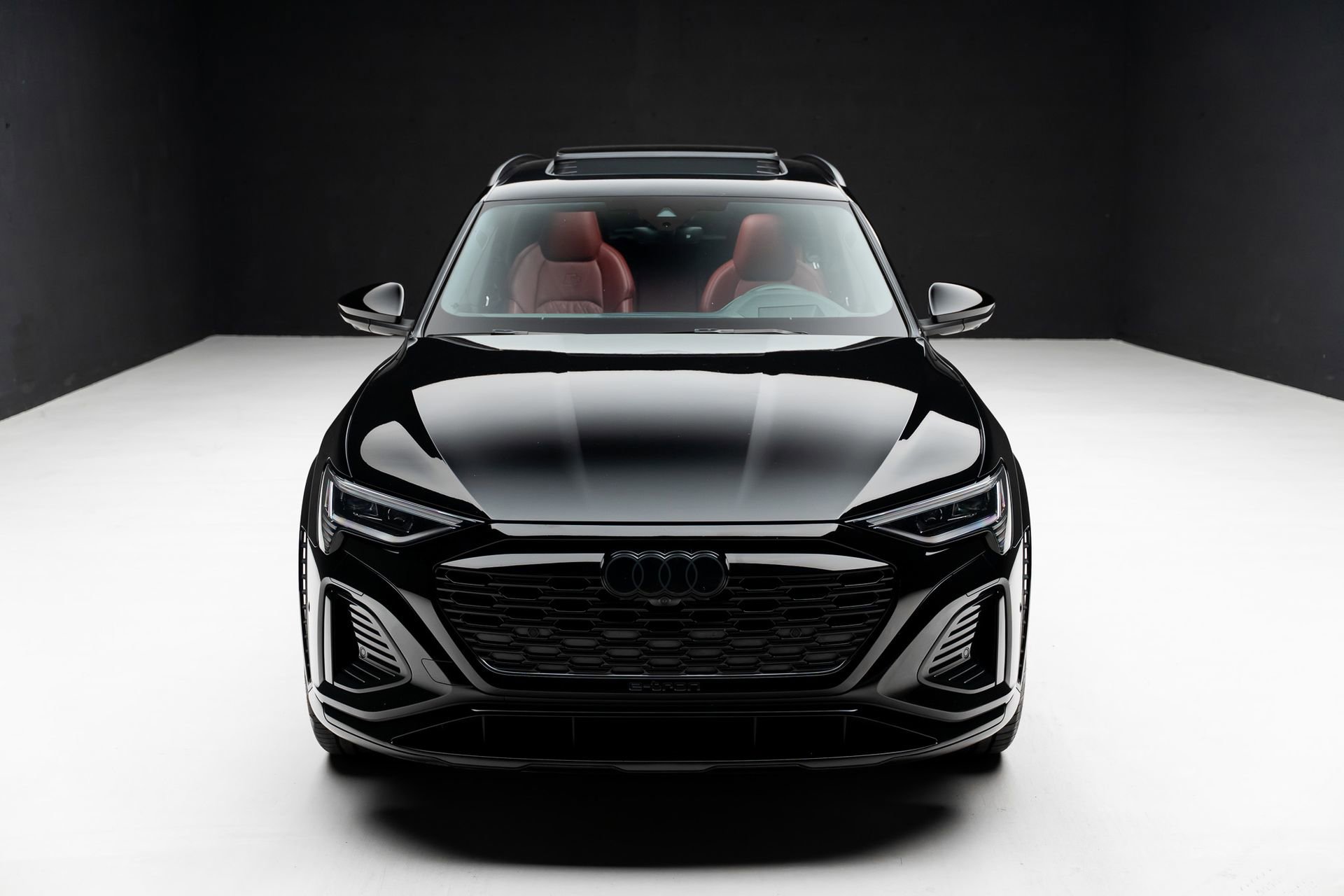 Used 2024 Audi Q8 e-tron Prestige w/ Prestige Package AWD/4WD image 5