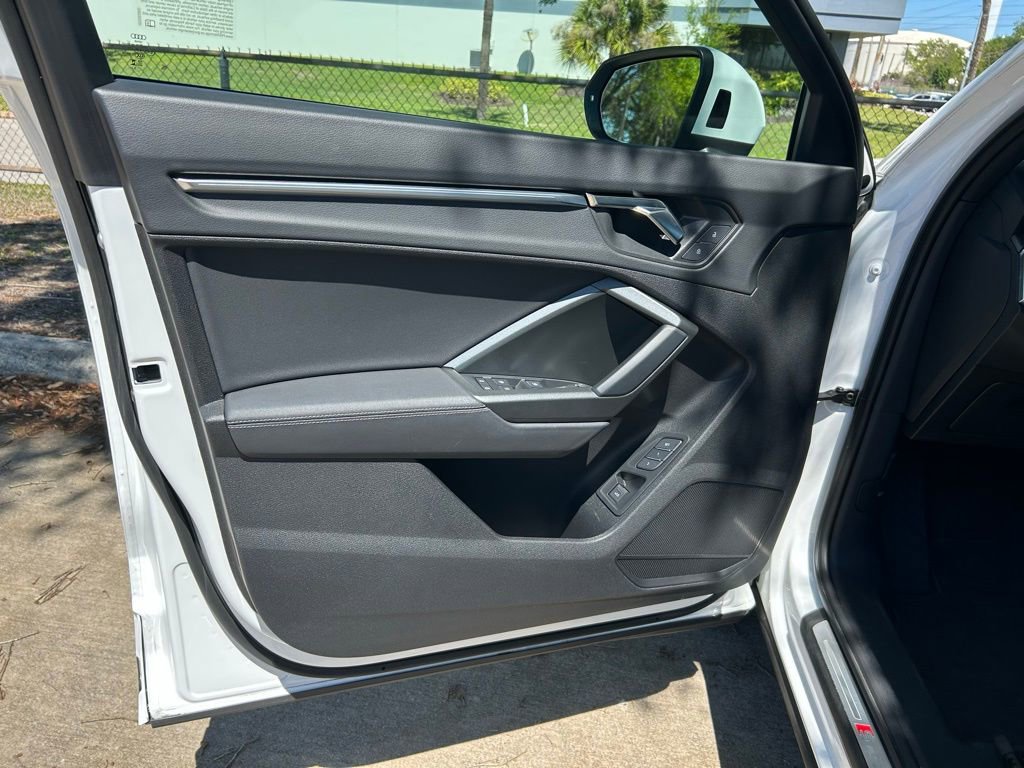 Used 2023 Audi Q3 2.0T Premium Plus w/ Premium Plus Package image 16