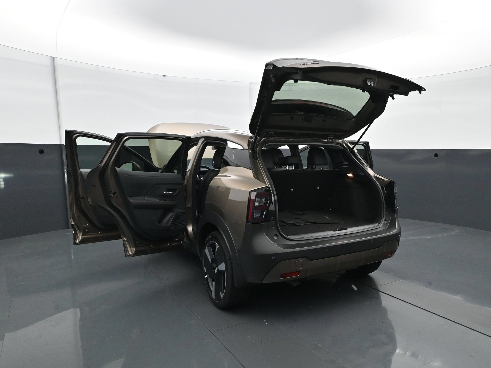 Used 2025 Nissan Kicks SR w/ SR Premium Package AWD/4WD image 32