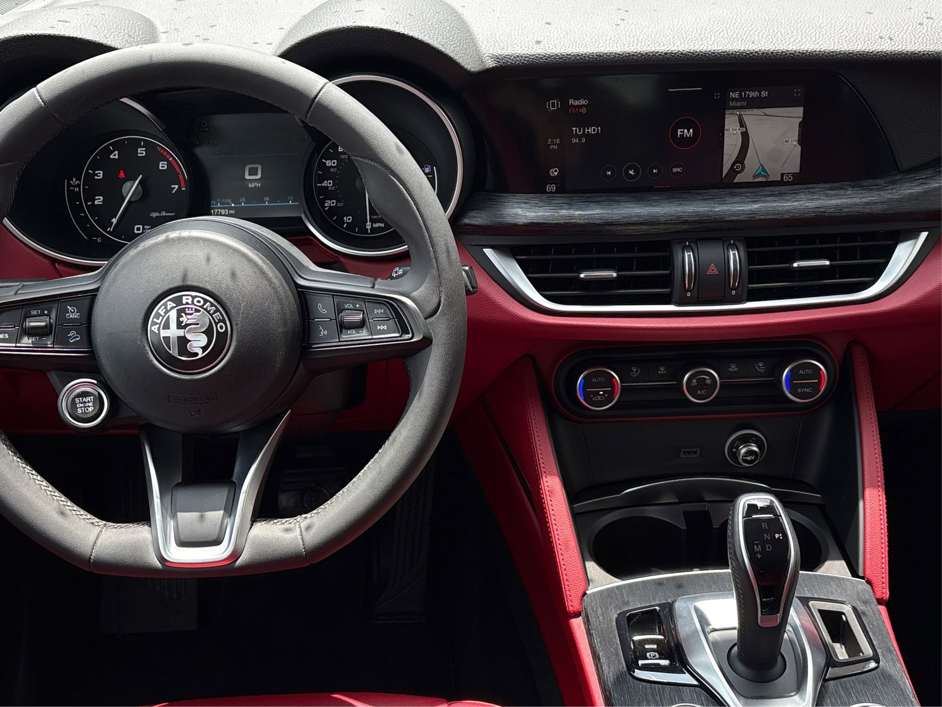 Used 2020 Alfa Romeo Stelvio RWD image 16