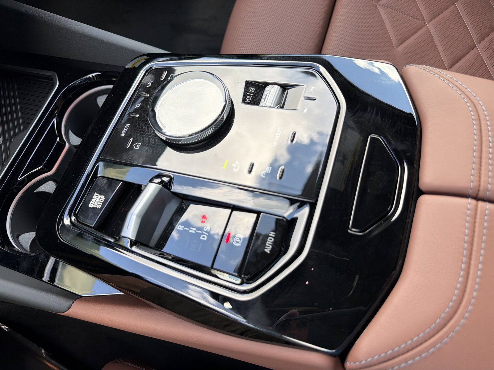 New 2027 BMW 530i RWD image 36