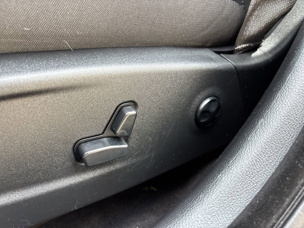 Used 2018 Dodge Charger GT image 19