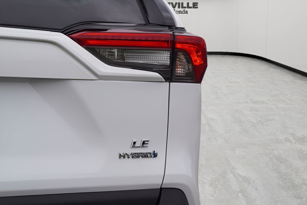 Used 2024 Toyota RAV4 LE image 7