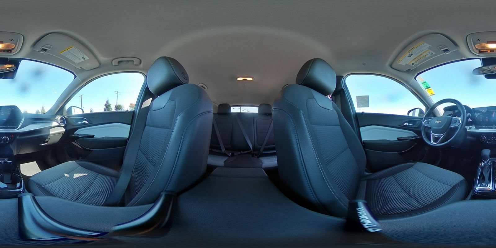 Used 2025 Chevrolet Trax LT w/ LT Convenience Package FWD image 40