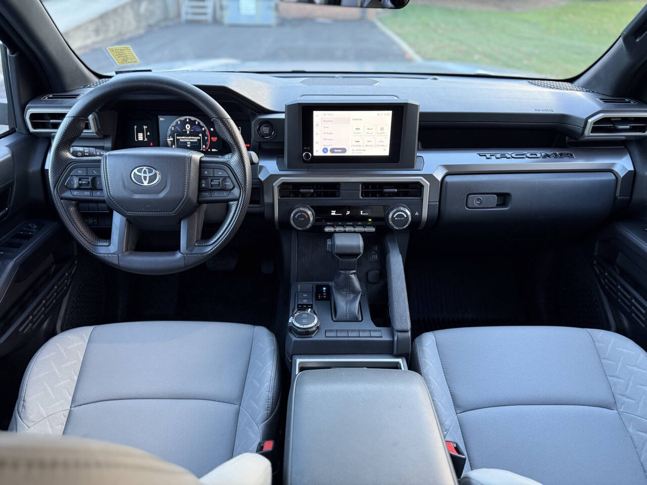Used 2025 Toyota Tacoma SR5 AWD/4WD image 10
