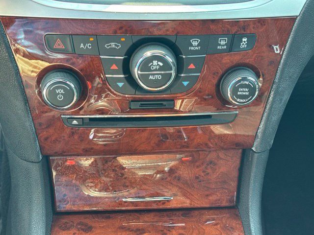 Used 2014 Chrysler 300 RWD image 27