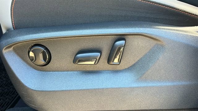 Used 2025 Volkswagen Atlas Peak Edition SE image 10