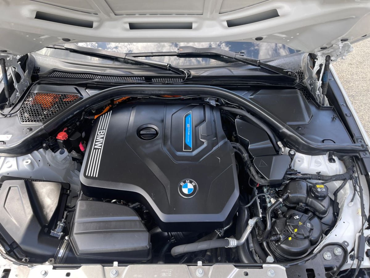 Used 2022 BMW 330e w/ Driving Assistance Package RWD image 35