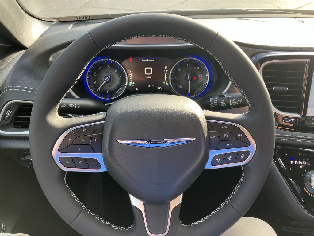 New 2026 Chrysler Pacifica Select image 13