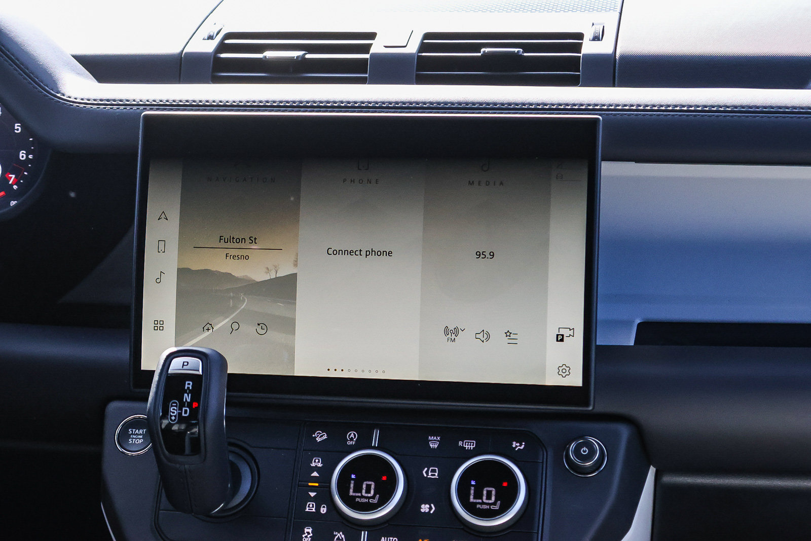 New 2026 Land Rover Defender 130 X-Dynamic SE AWD/4WD image 19