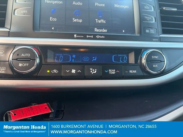 Used 2017 Toyota Highlander XLE w/ Carpet Mat Package AWD/4WD image 24