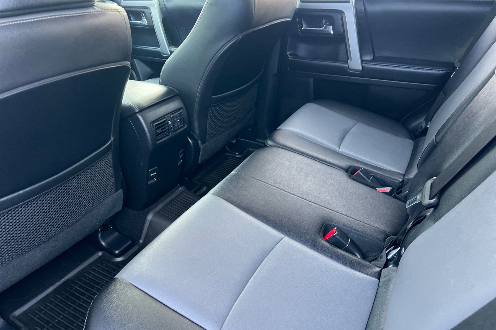 Used 2019 Toyota 4Runner SR5 Premium image 9