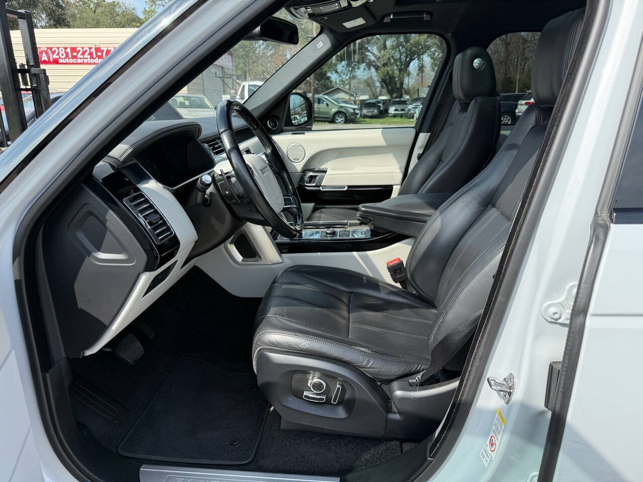 Used 2016 Land Rover Range Rover HSE AWD/4WD image 16