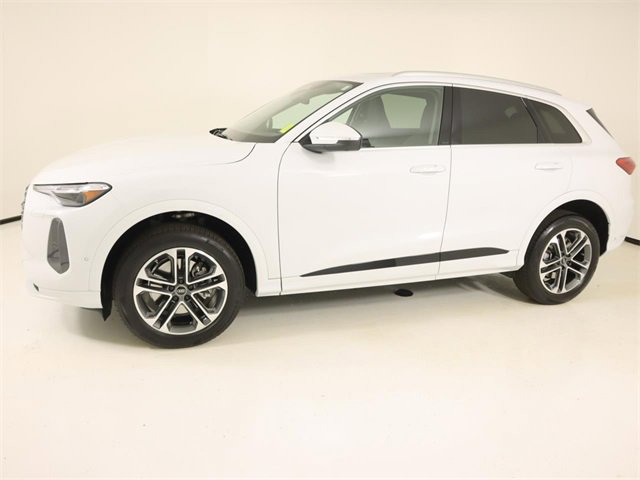 Used 2025 Audi Q5 Premium Plus w/ Premium Plus image 2