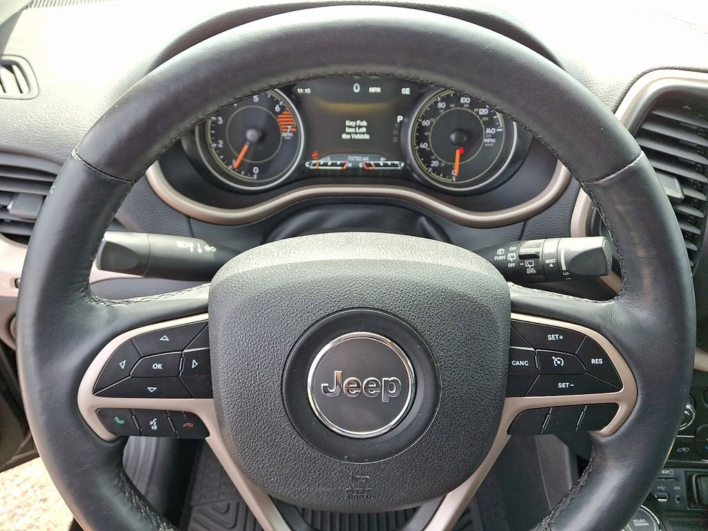 Used 2018 Jeep Cherokee Limited AWD/4WD image 20