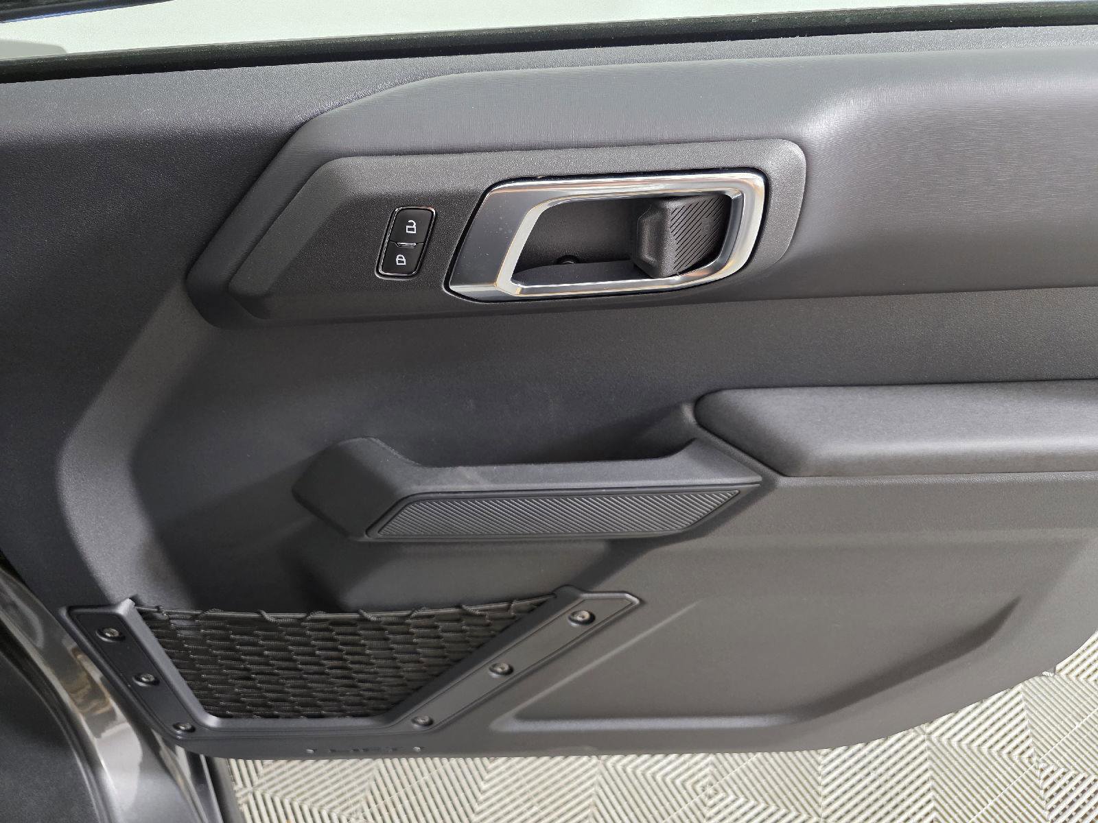 Used 2025 Ford Bronco Badlands image 25