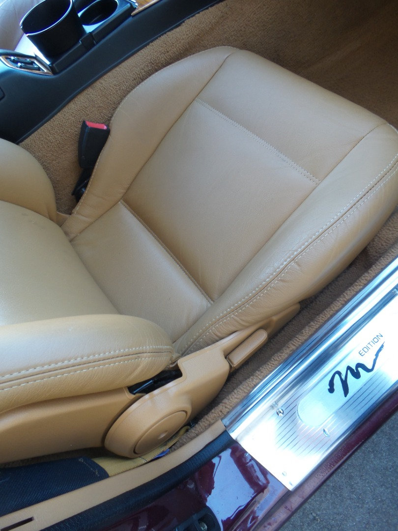 Used 1995 MAZDA MX-5 Miata RWD image 32