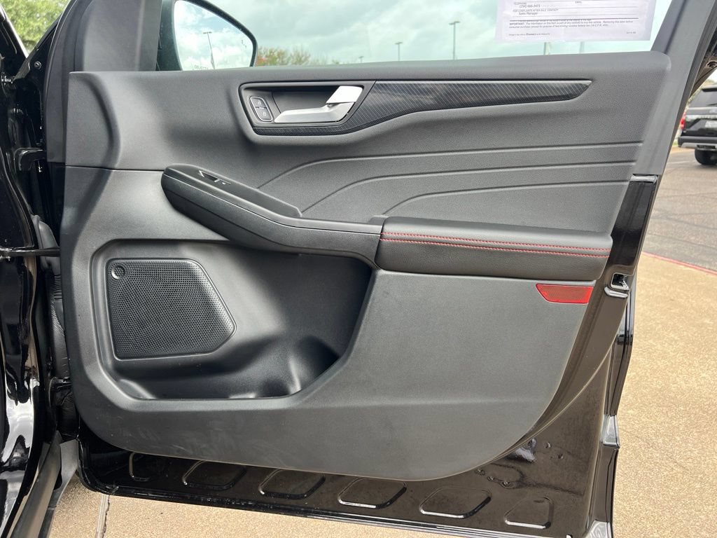 Used 2025 Ford Escape ST-Line w/ Tech Pack #1 FWD image 17