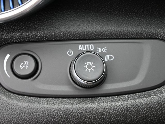 New 2026 Chevrolet Trax LT w/ Driver Confidence Package FWD image 32