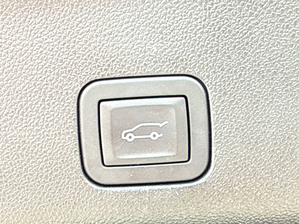 Certified 2025 Chevrolet Tahoe LT image 19