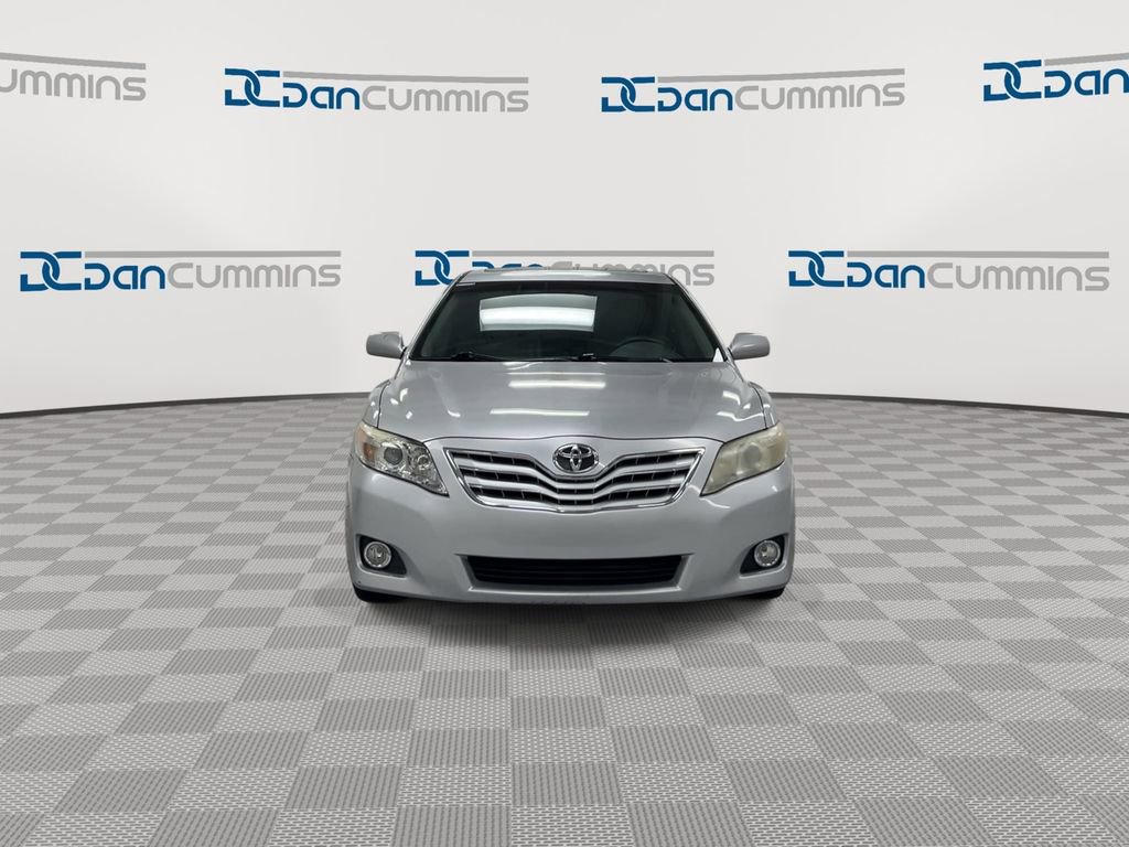 Used 2011 Toyota Camry XLE w/ XLE Extra-Value Pkg #2 image 3