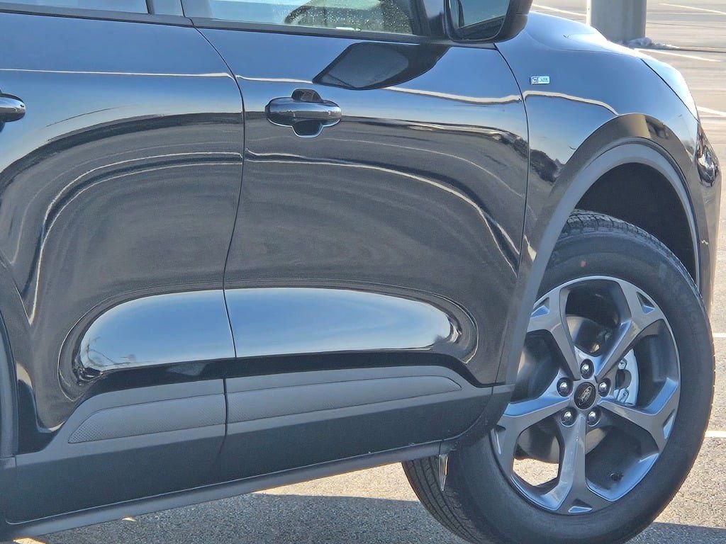 New 2026 Ford Escape ST-Line w/ Cold Weather Package image 13