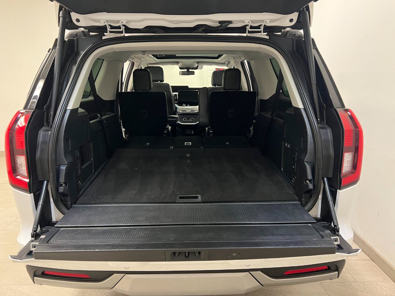Used 2025 Ford Expedition Max Platinum AWD/4WD image 21