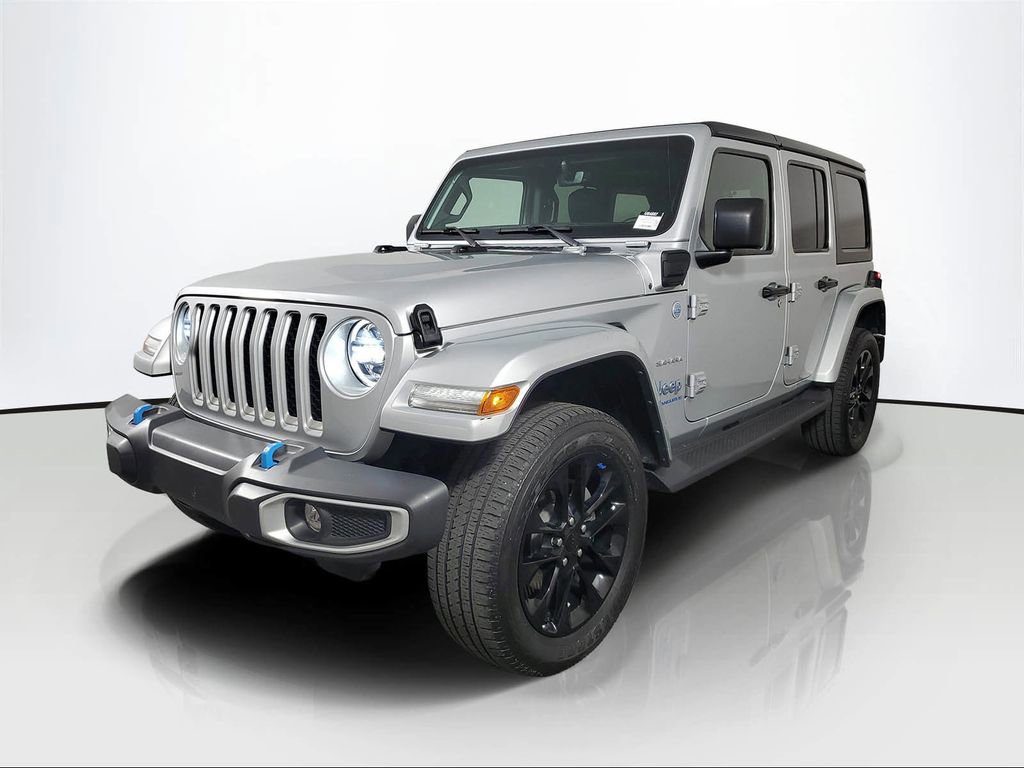 Used 2023 Jeep Wrangler Unlimited Sahara w/ Cold Weather Group AWD/4WD image 3