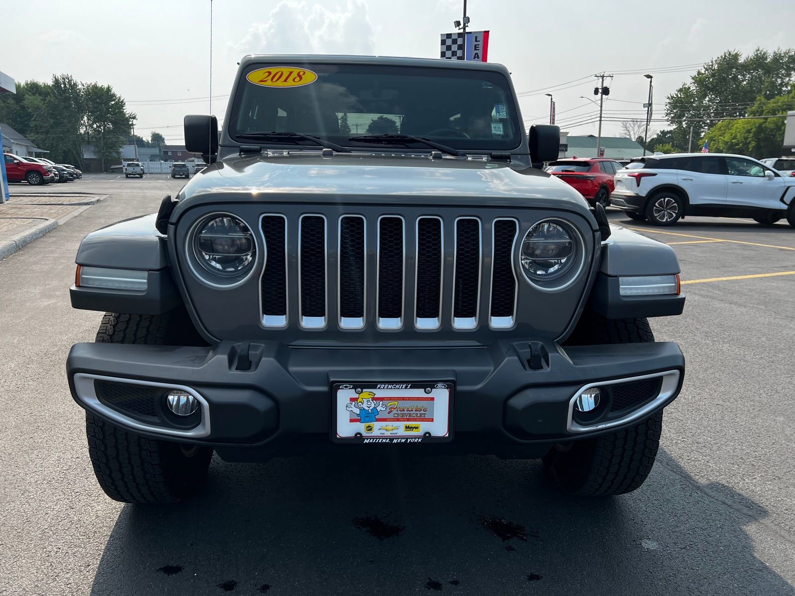 Used 2018 Jeep Wrangler Unlimited Sahara image 2