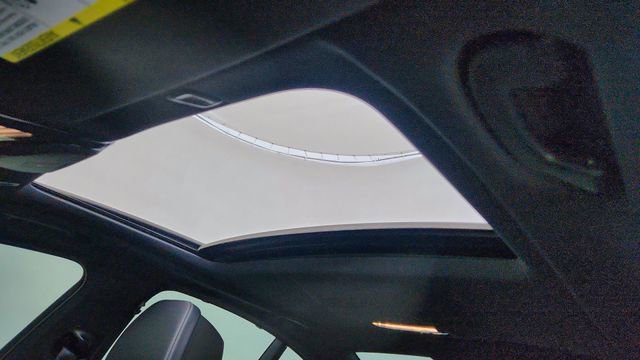 Used 2022 BMW 530e xDrive 530e iPerformance w/ Executive Package image 60