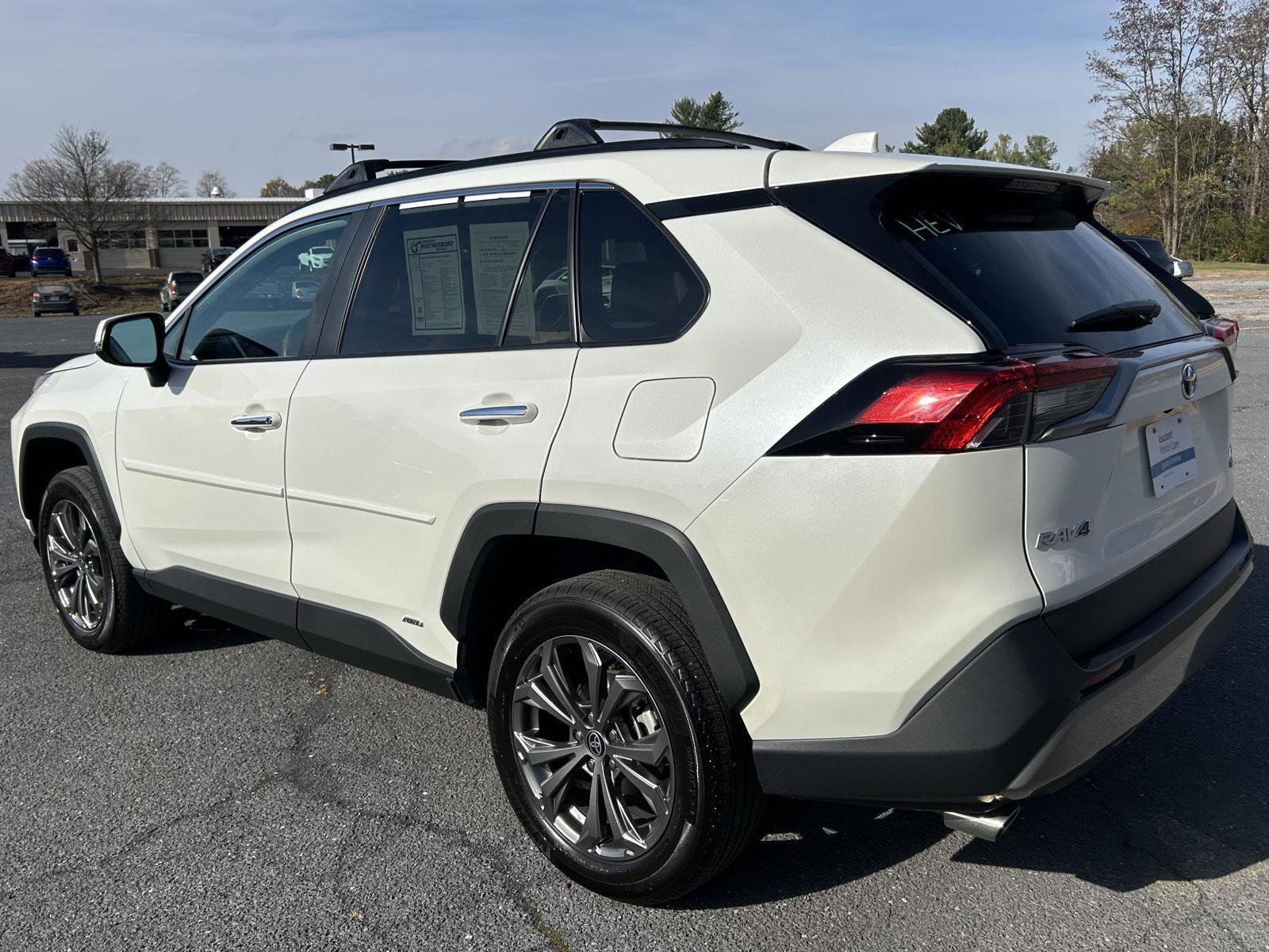 Used 2022 Toyota RAV4 Limited image 4