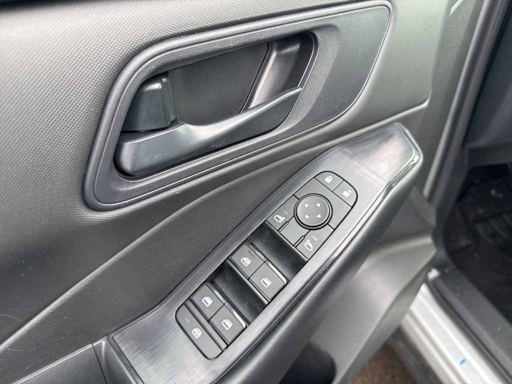 Used 2024 Nissan Rogue S image 9