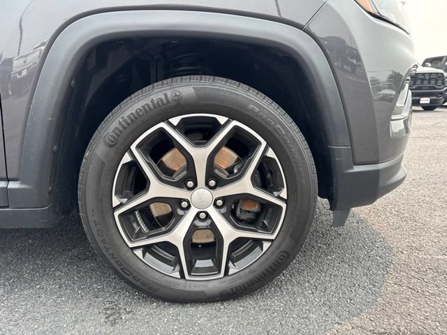 Used 2024 Jeep Compass Limited AWD/4WD image 3