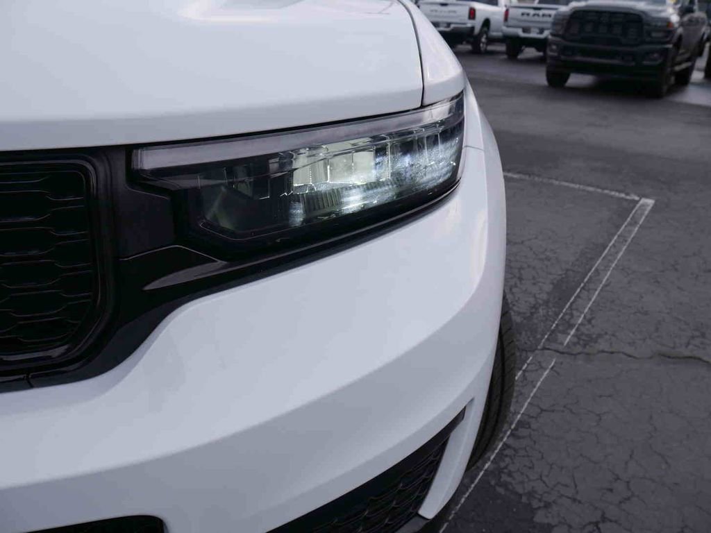 Certified 2024 Jeep Grand Cherokee L Laredo image 22