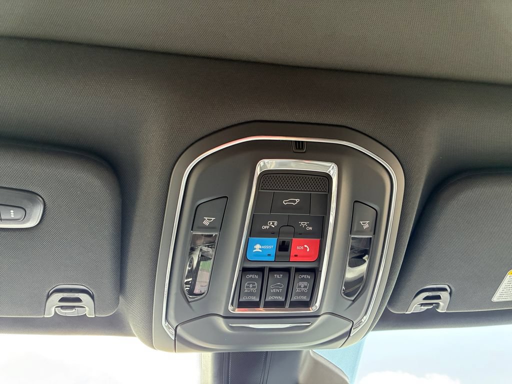 New 2026 Jeep Grand Wagoneer 4WD image 25