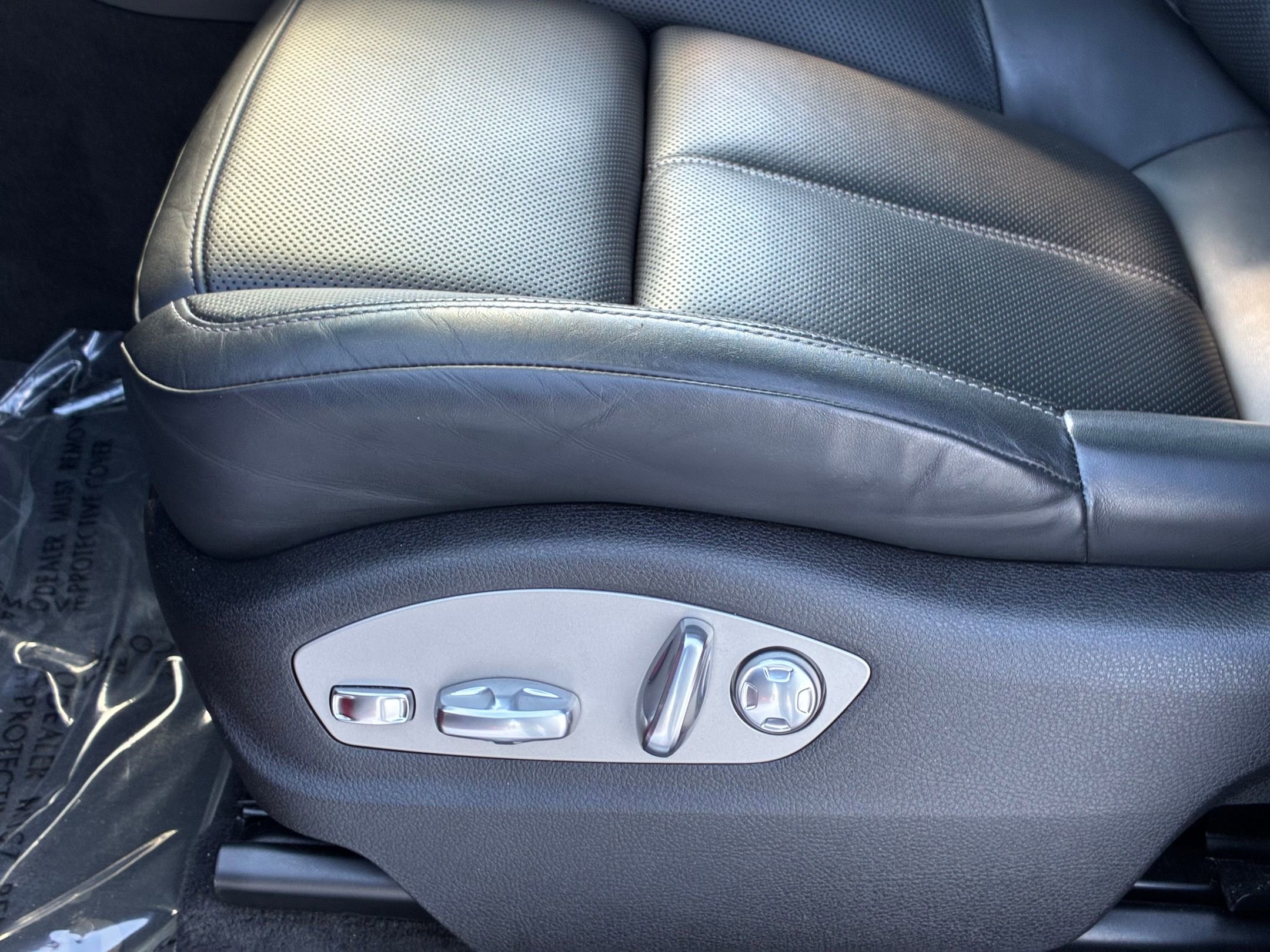 Certified 2023 Porsche Macan S image 28