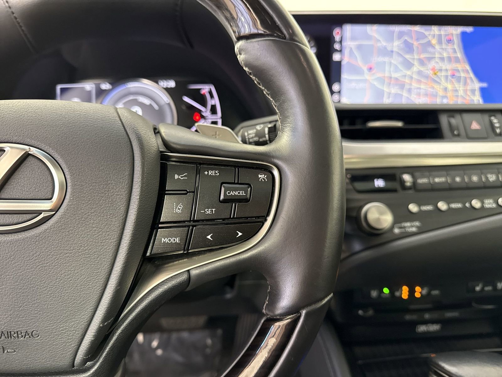 Used 2021 Lexus ES 300h w/ Premium Package image 13