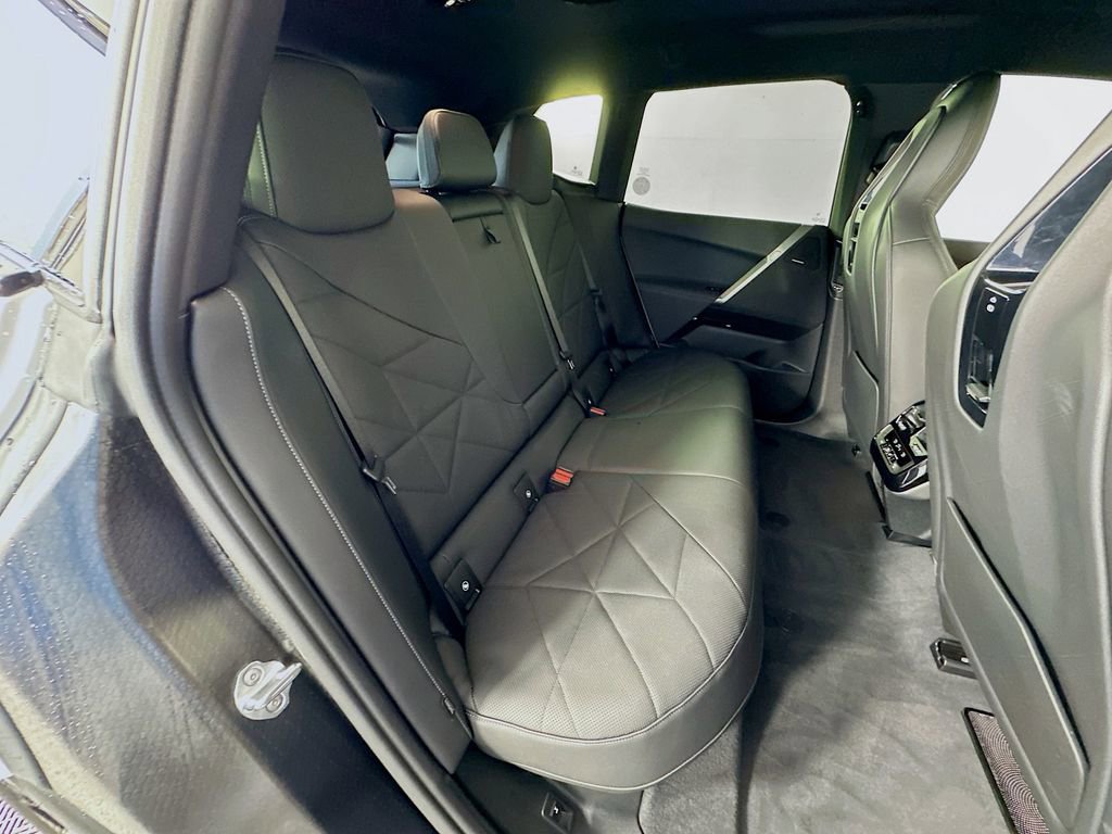 Used 2025 BMW iX xDrive50 image 27