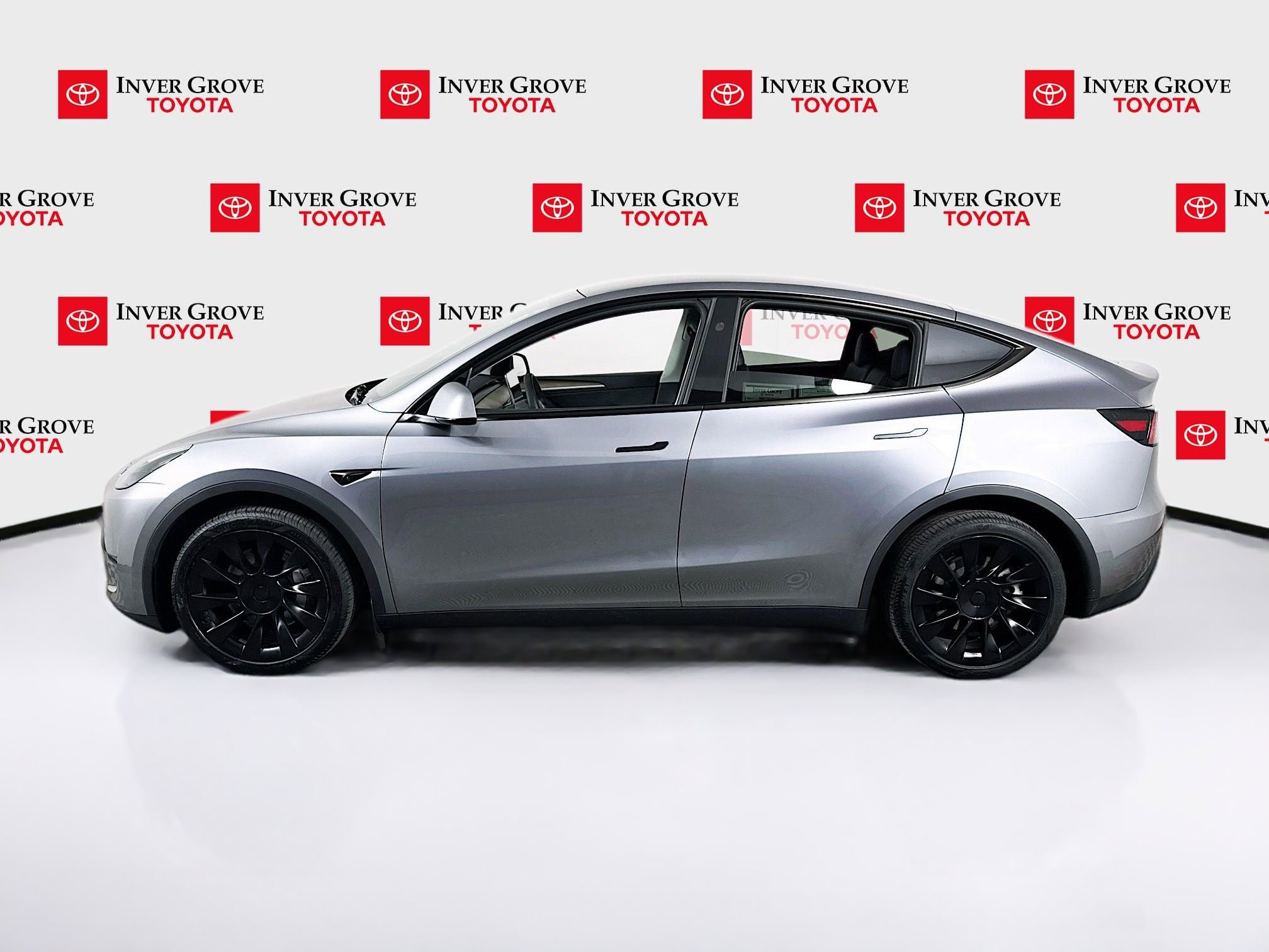 Used 2024 Tesla Model Y Long Range AWD/4WD image 8