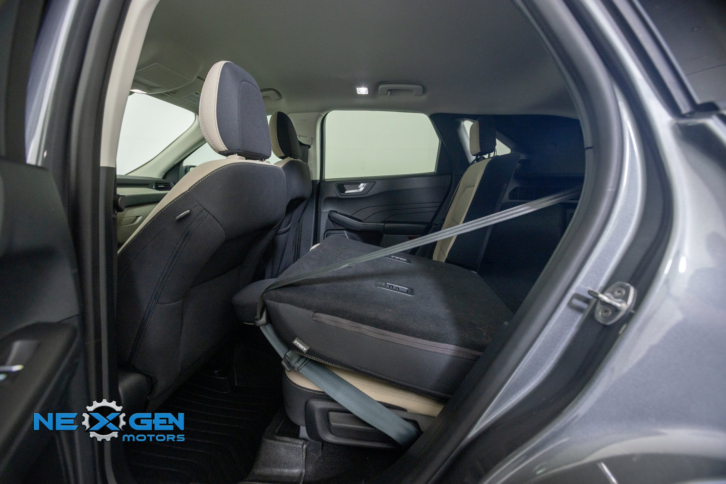 Used 2021 Ford Escape SE FWD image 31