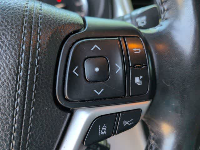 Used 2017 Toyota Highlander Limited Platinum AWD/4WD image 27