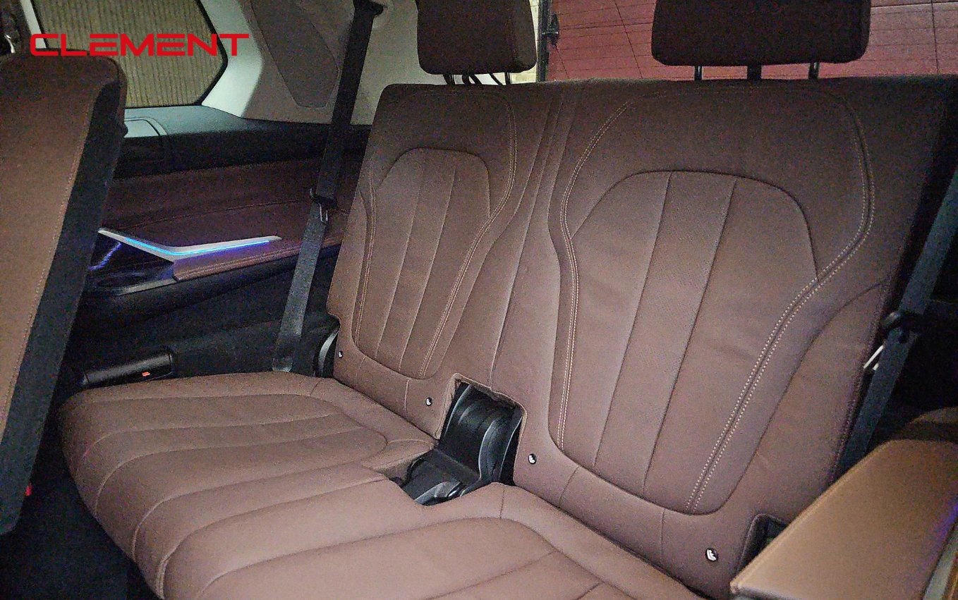 Used 2021 BMW X7 xDrive40i w/ Premium Package image 14