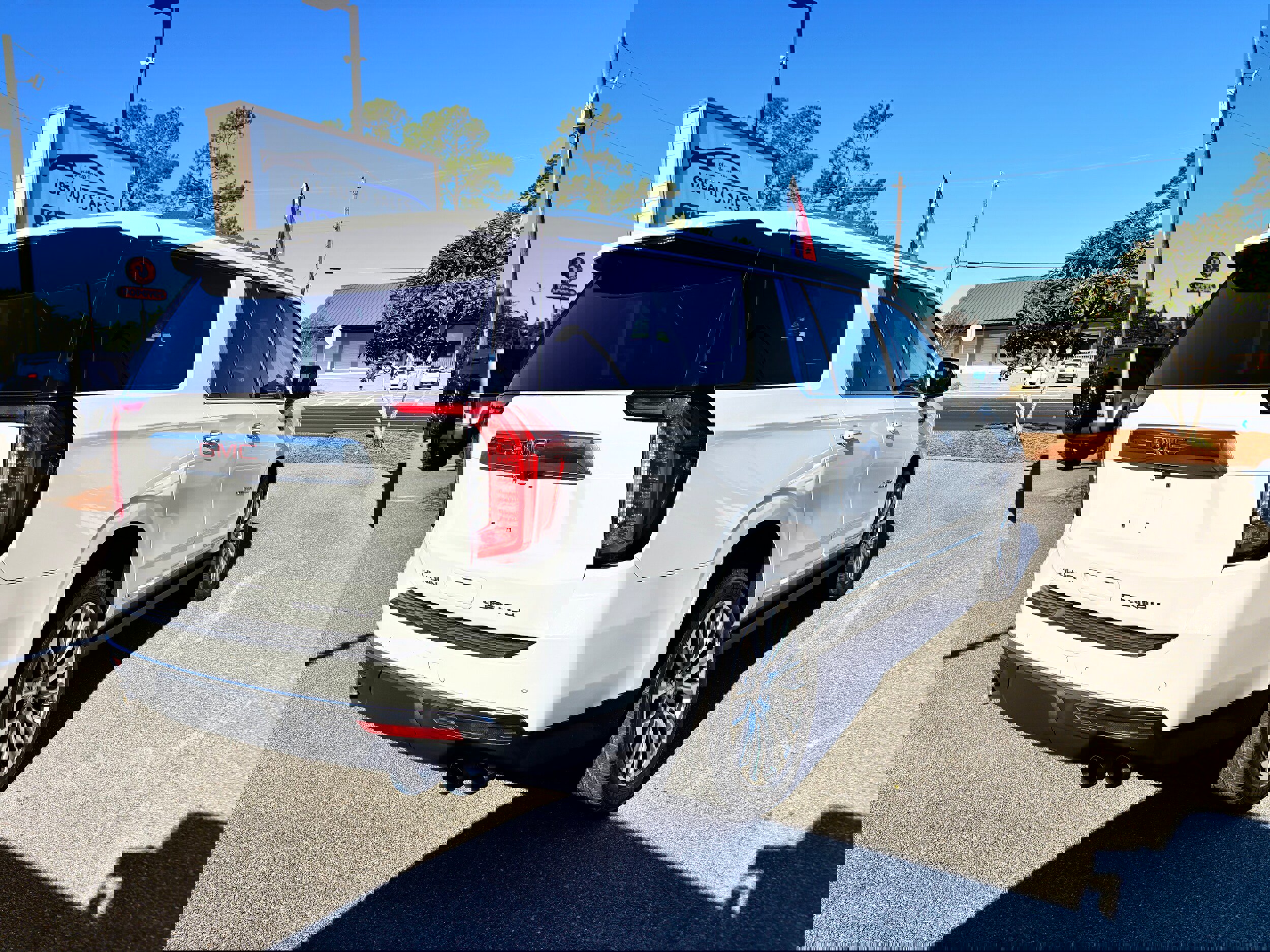 Used 2021 GMC Yukon XL Denali w/ Denali Premium Package image 5