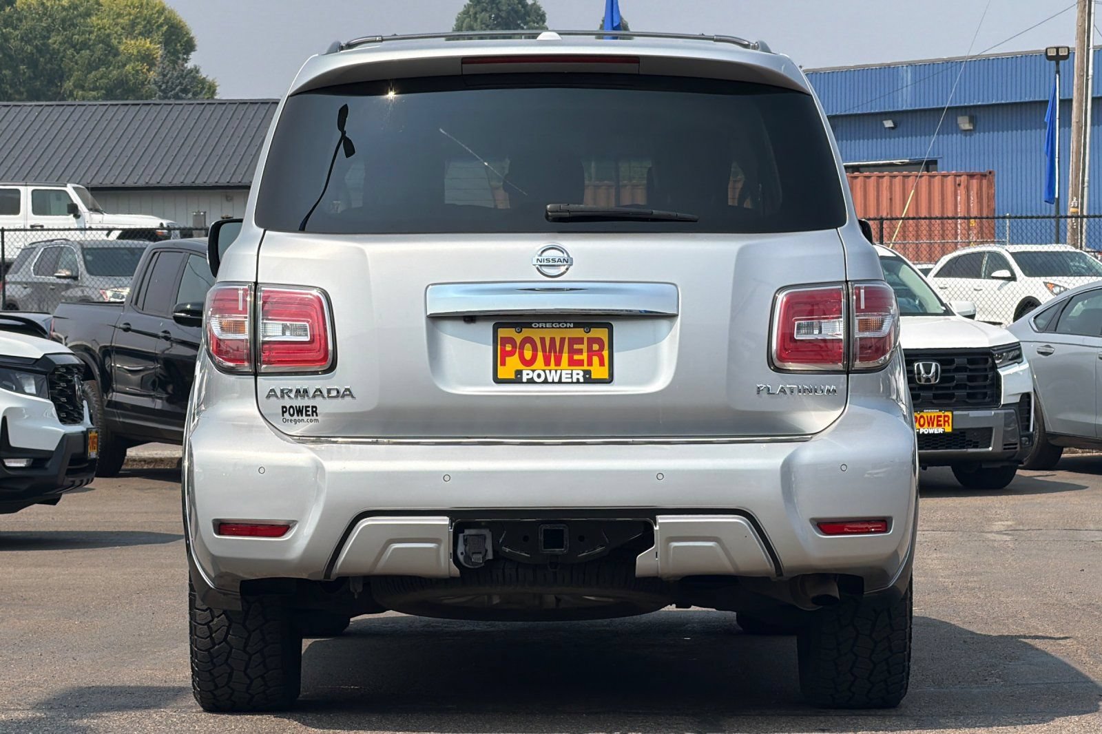 Used 2017 Nissan Armada Platinum w/ Interior Lighting Package AWD/4WD image 4