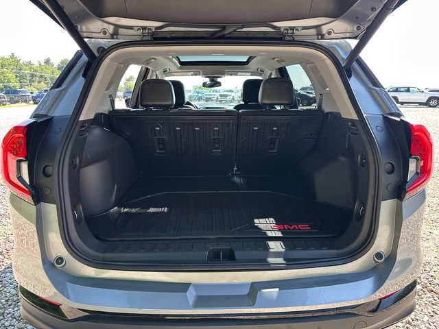 Used 2024 GMC Terrain SLT w/ Tech Package AWD/4WD image 13