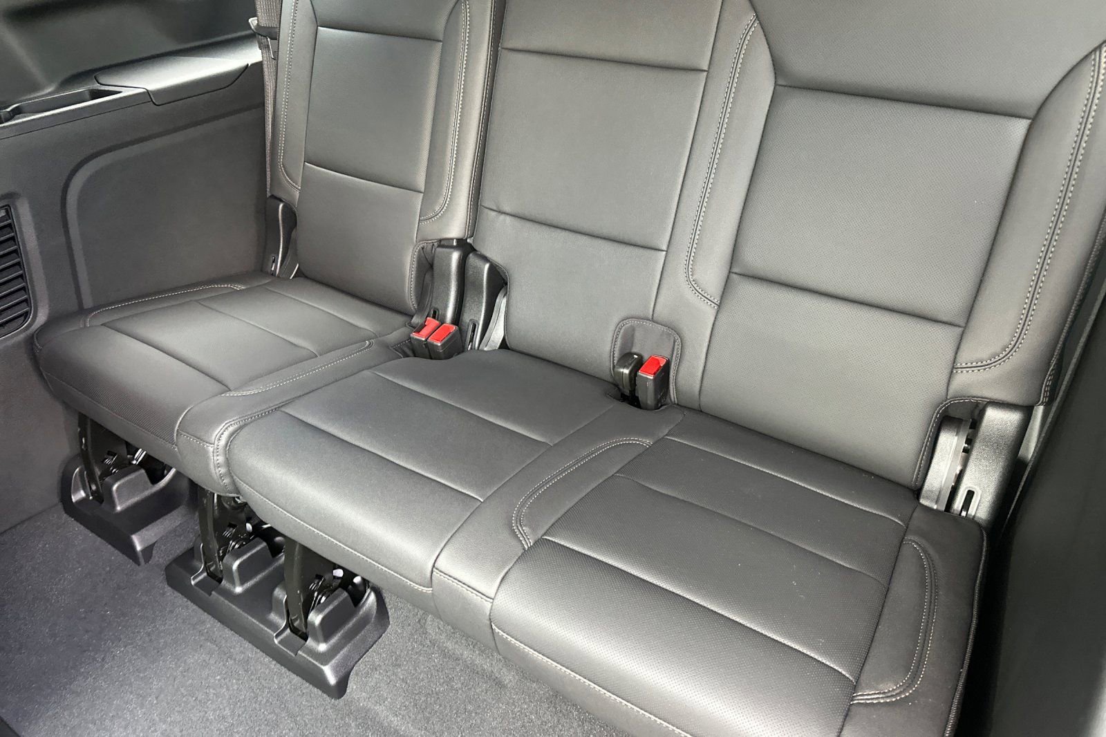 New 2026 Chevrolet Suburban High Country image 17