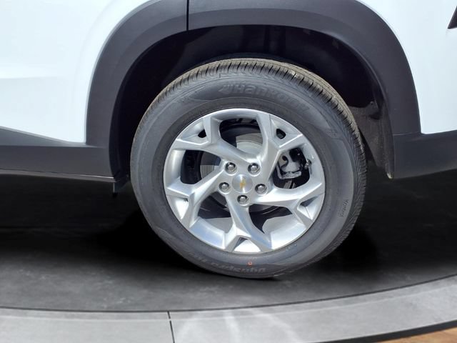 New 2026 Chevrolet Trax LS w/ LS Convenience Package FWD image 17